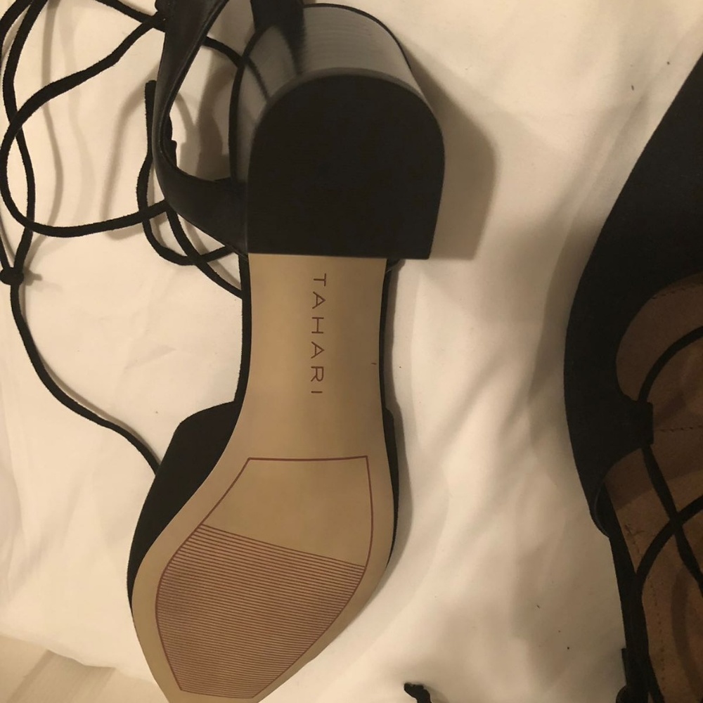 Women's Tahari Black Suede Lace ups shoe Size 8.5 - Picture 5 of 6